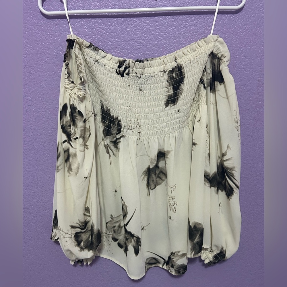 Women's Express Strapless Cold Shoulder Puff Sleeves Cream Black Floral small